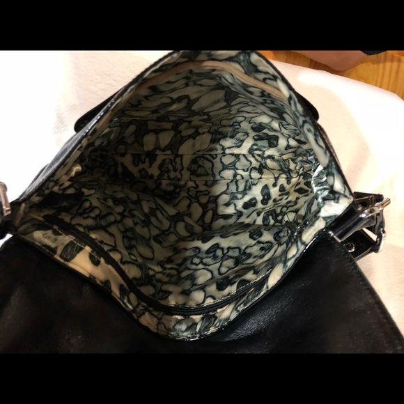 Longchamp Gatsby Black Patent Shoulder Bag - Picture 6 of 7